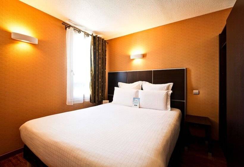 스탠다드 룸 더블 침대, Kyriad Lyon Sud Saint Genis Laval