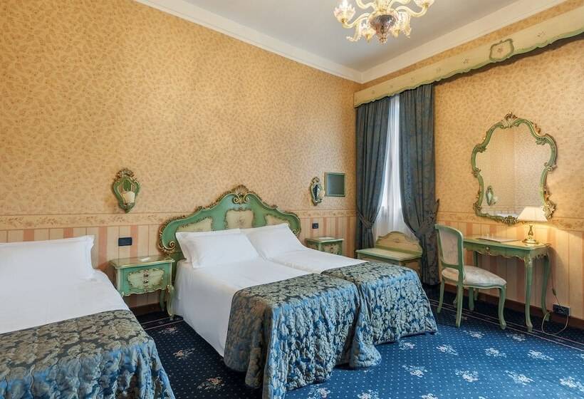 اتاق کلاسیک سه تخته, Montecarlo