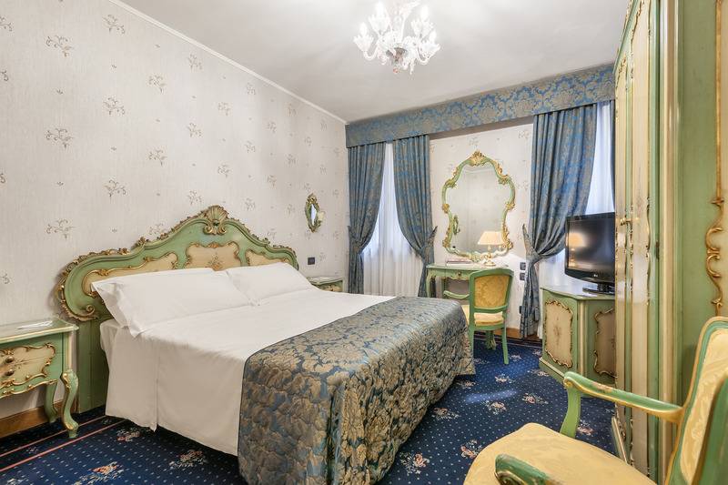 اتاق کلاسیک, Montecarlo