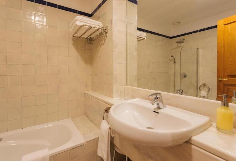 Quarto Familiar Superior, Pousada De Ourém   Fátima