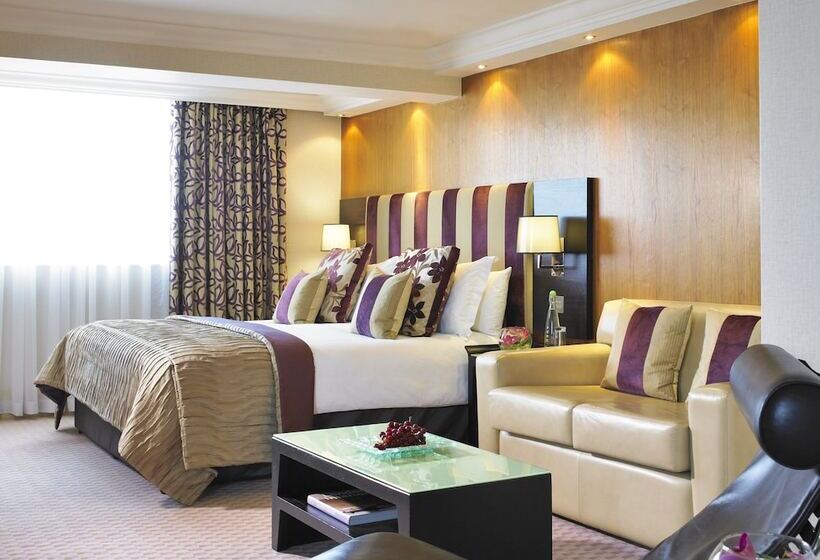 Полулюкс, The Cavendish London
