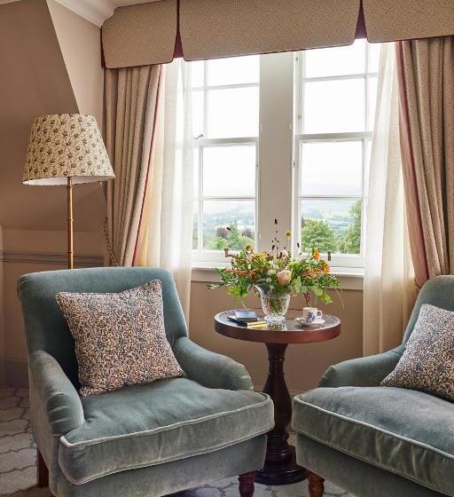 اتاق لوکس با چشم‌انداز, The Gleneagles