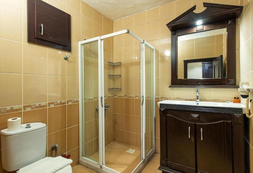 Четырехместный Номер Стандарт с Балконом, Ephesus Centrum