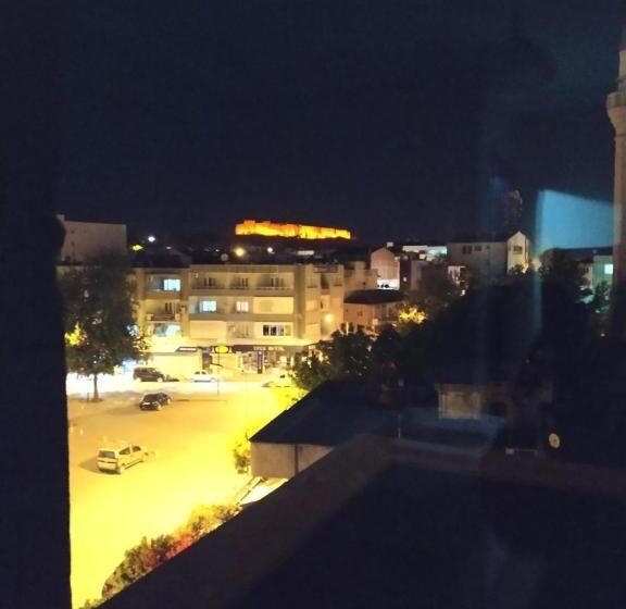 Трехместный Номер Стандарт с Балконом, Ephesus Centrum