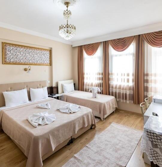 Четырехместный Номер Стандарт с Балконом, Ephesus Centrum
