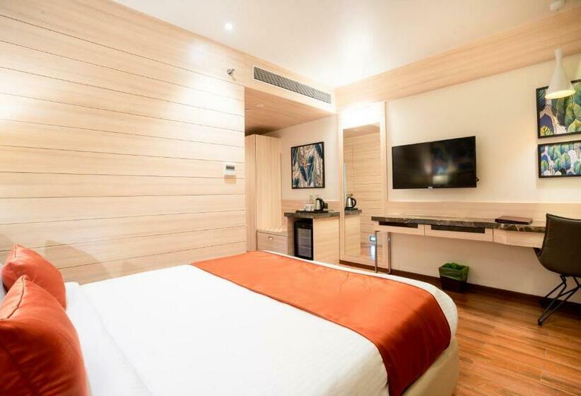 Номер Deluxe, The Orchid Lonavala