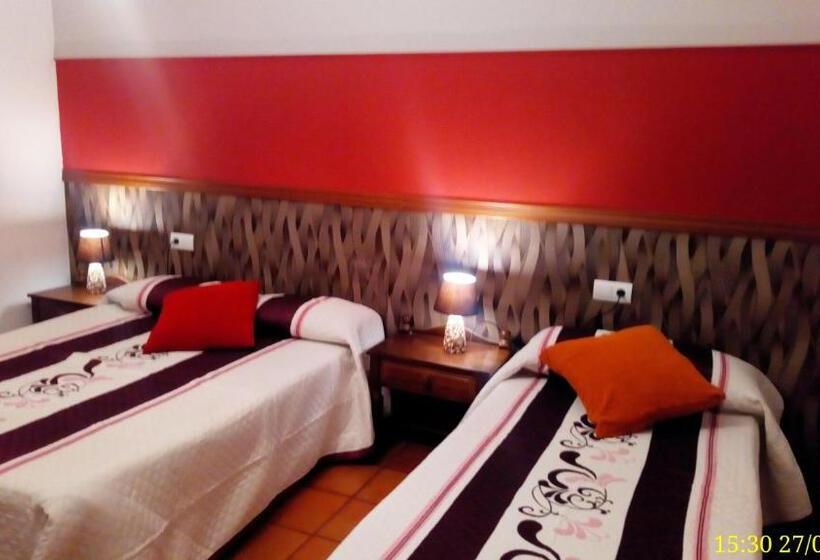 Четырехместный Номер Стандарт, Hostal De La Villa Molinos