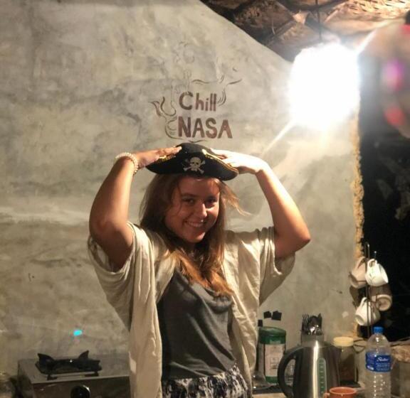 اتاق اکونومی یک تخته, Chill Nasa