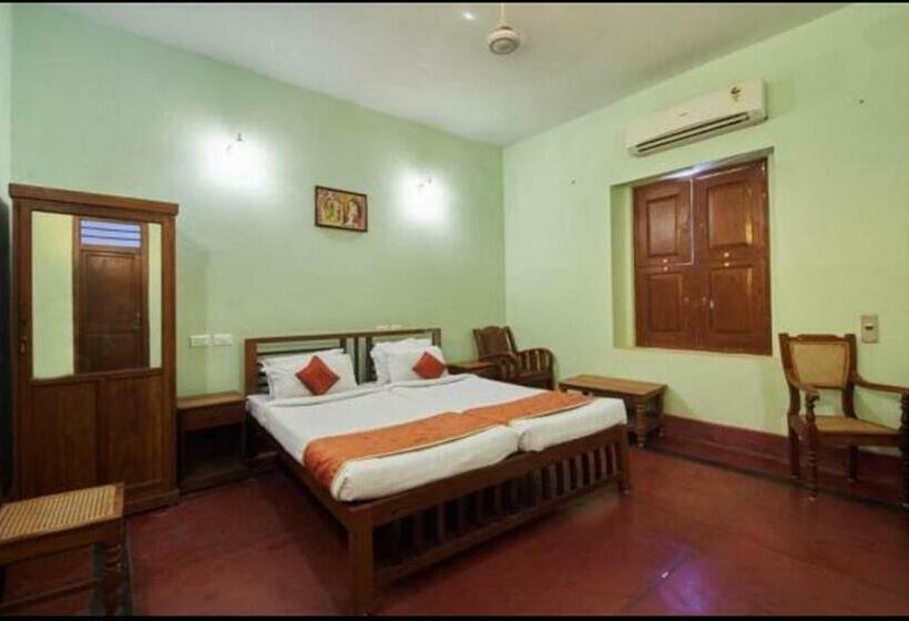 家庭工作室, Cs Arunachala Residency