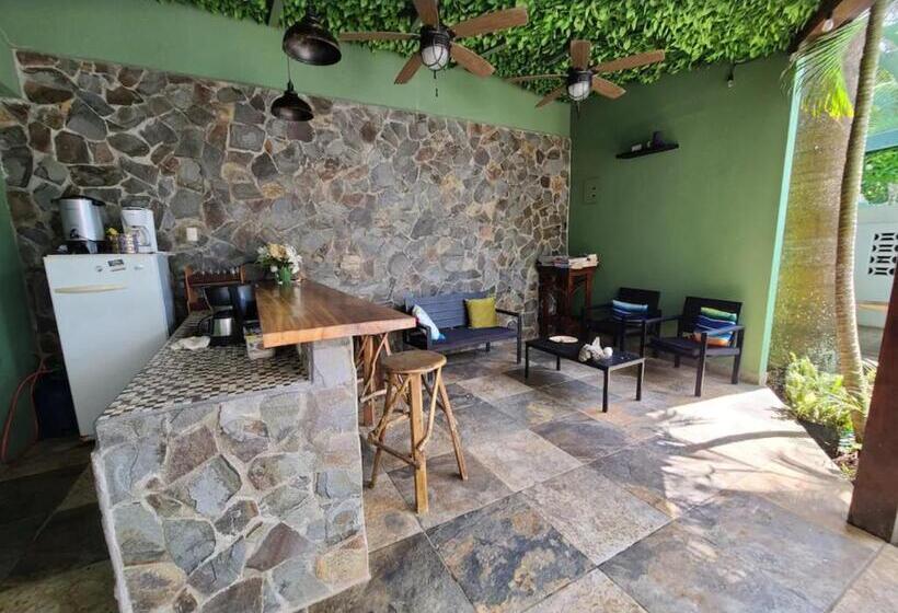 Полулюкс Вид на Сад, Hermosa Beach House