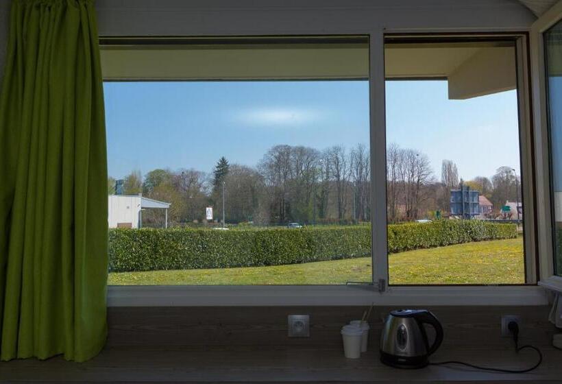 Номер Стандарт, Kyriad Chantilly Sud  Luzarches