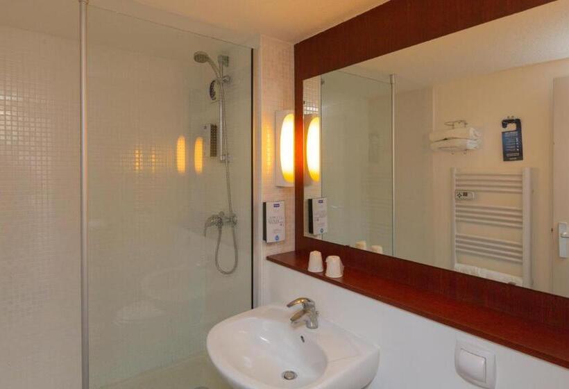 Номер Стандарт Двуспальная Кровать, Kyriad Chantilly Sud  Luzarches