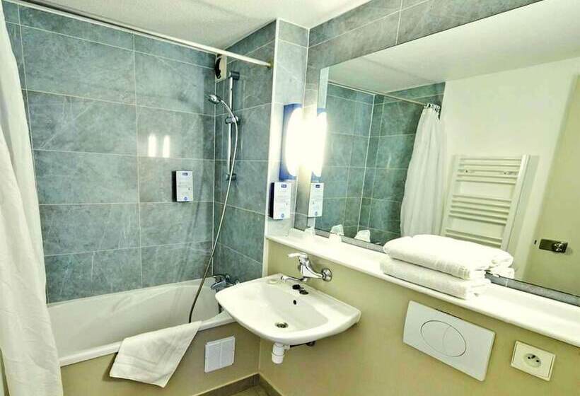 Номер Стандарт Двуспальная Кровать, Kyriad Chantilly Sud  Luzarches
