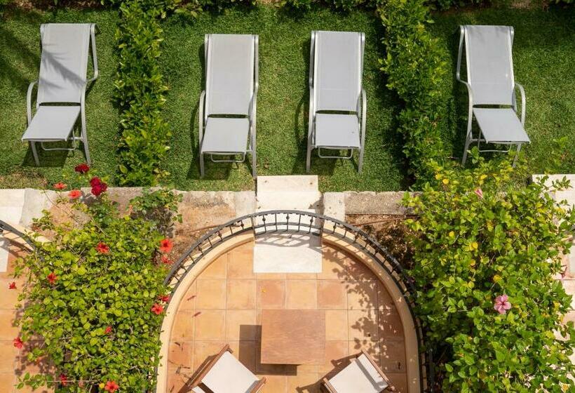 سوییت جونیور, Mon Port Hotel & Spa