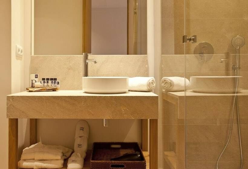 اتاق خانوادگی, Mon Port Hotel & Spa