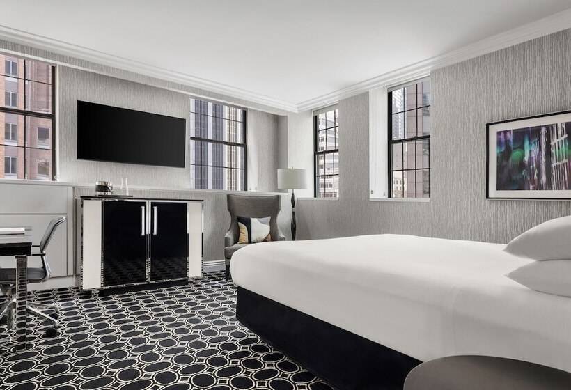 اتاق اجرایی, The Muse New York