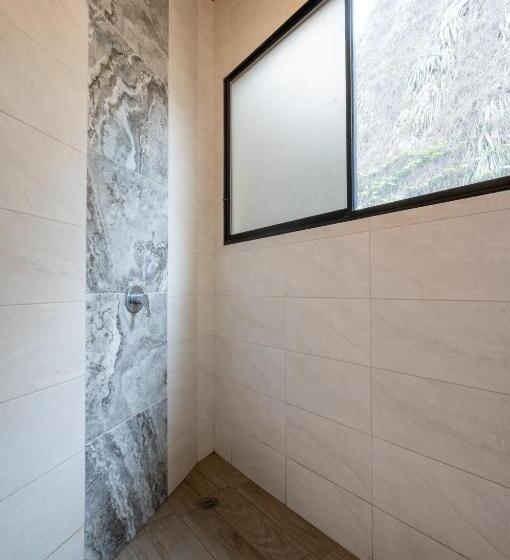 اتاق استاندارد با سرویس بهداشتی مشترک, Casa Del Sol