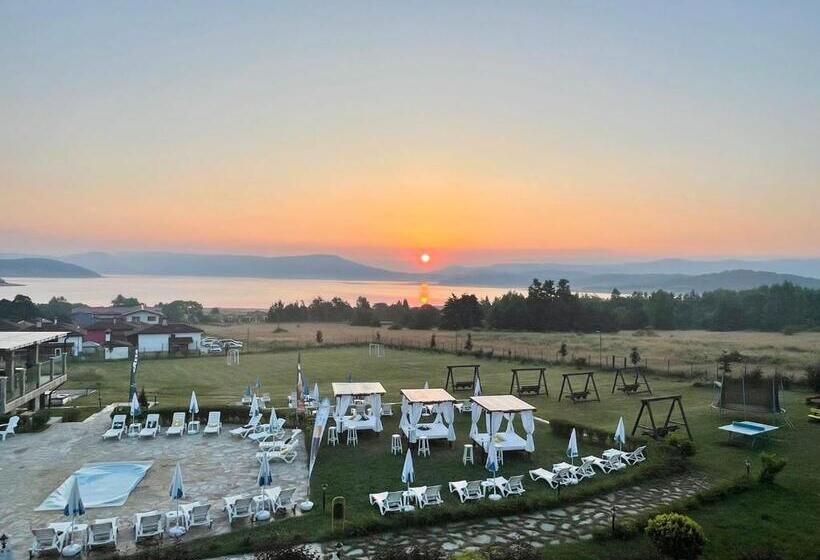 Пентхаус Люкс, Family Hotel Eterno