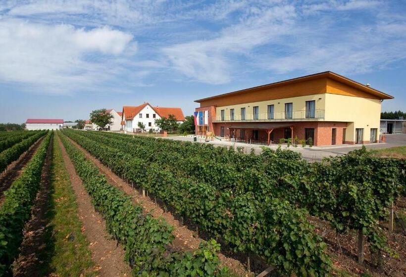 Номер Стандарт Трехместный, Rodinné Vinařství Skoupil