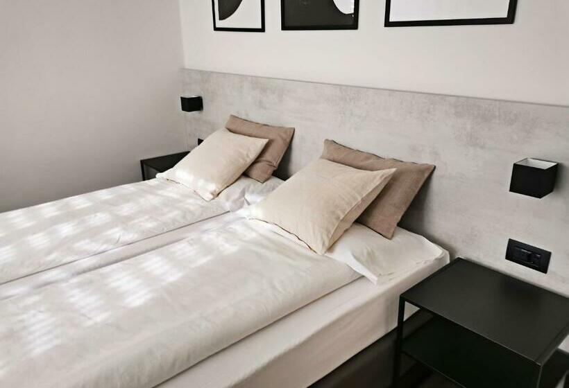 اتاق استاندارد با بالکن, Villa Paola B&b