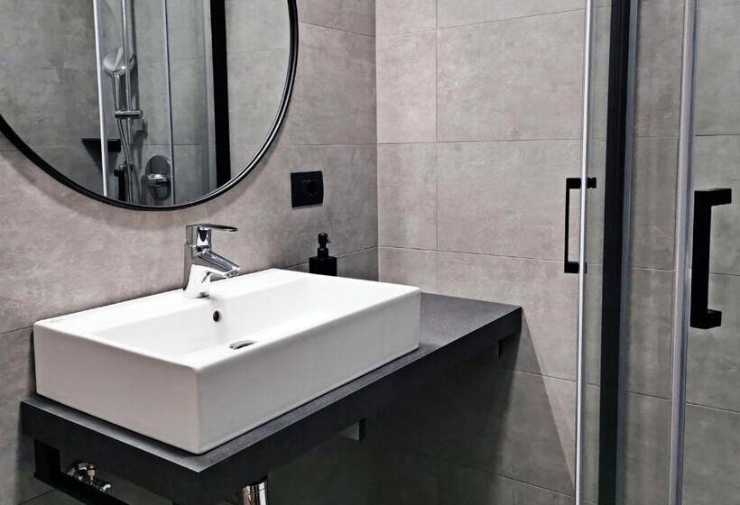 اتاق استاندارد با بالکن, Villa Paola B&b