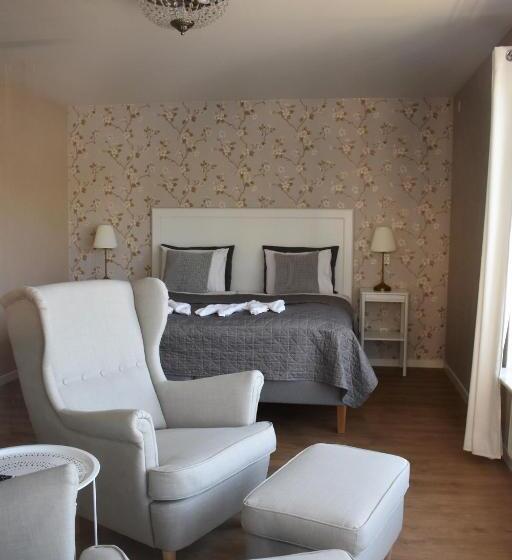 Suite with lake view, Håveruds Hotell Och Konferens