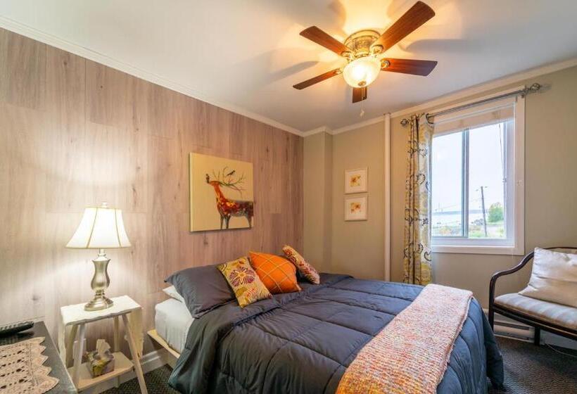 Номер Стандарт Вид на Море, Auberge De La Rive De Charlevoix   Auberge De Jeunesse Familiale Pour Voyageurs De Tous âges