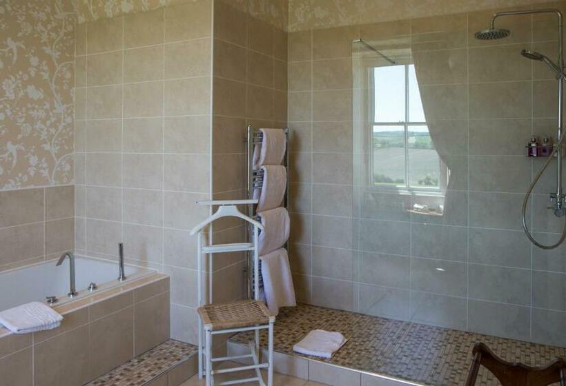 Номер Стандарт, Whitehouse Country House