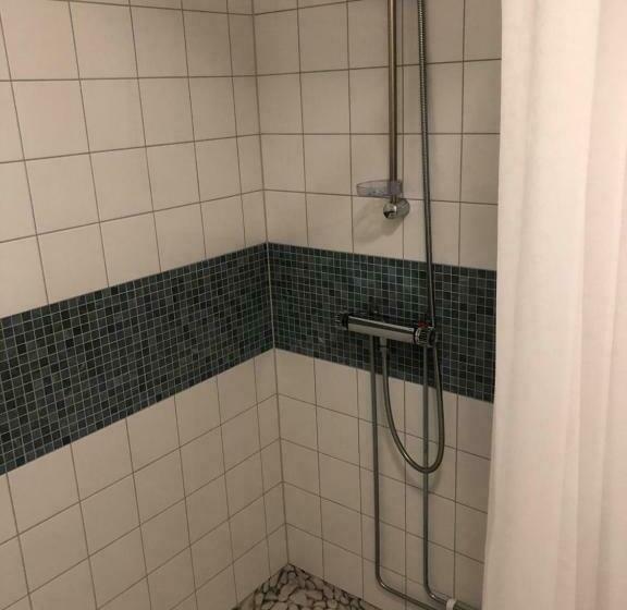 Семейный Номер, Docksta Hotell