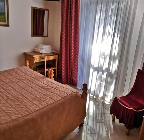Номер Стандарт Трехместный, Albergo Diana