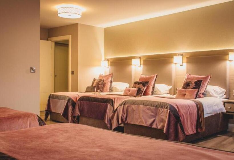 اتاق استاندارد چهار تخته, Barr Na Sraide Inn