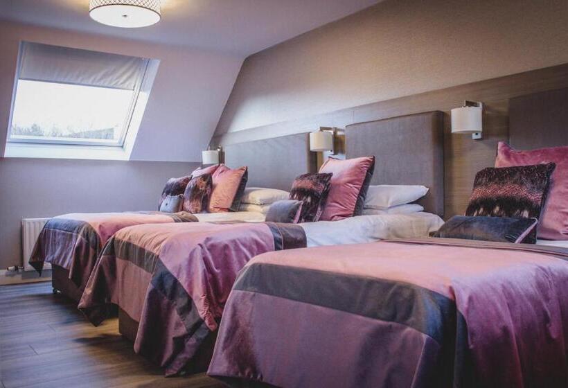 اتاق استاندارد چهار تخته, Barr Na Sraide Inn