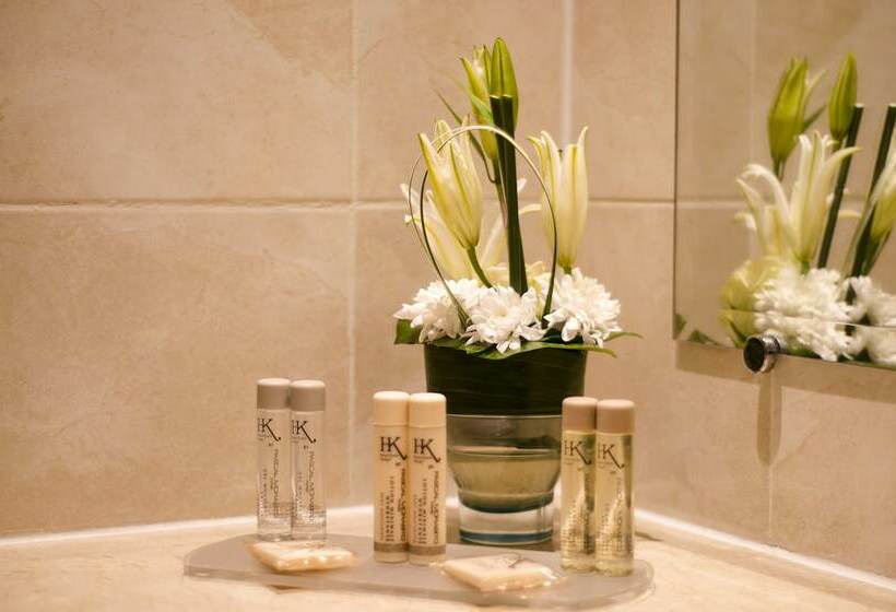 اتاق سوپریور یک تخته, Kenzi Rose Garden