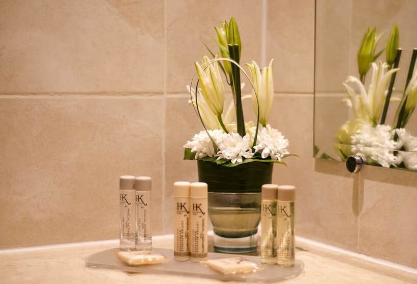 اتاق سوپریور یک تخته, Kenzi Rose Garden