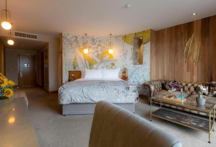 سوئیت با بالکن, Wineport Lodge