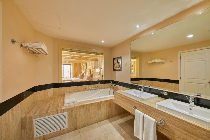 デラックスジュニアスイート, Bahia Principe Luxury Akumal - All Inclusive