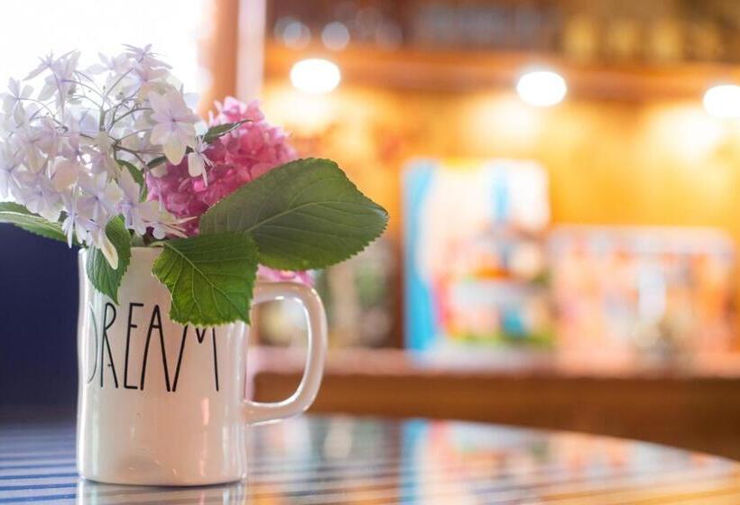 스위트, Elliott House Boutique Inn