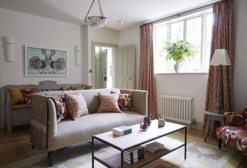 Family Suite, Endsleigh
