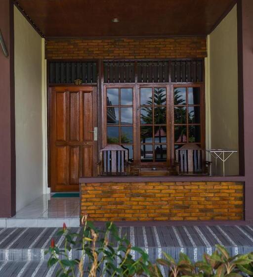 Номер Стандарт Вид на Озеро, Gokhon Guest House