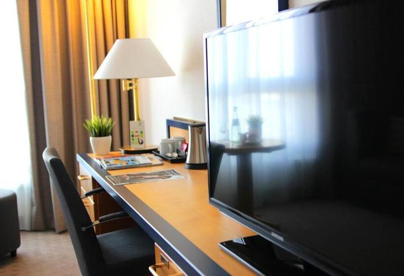 高级寓所标准房间, Hi Hotel International Hamburg