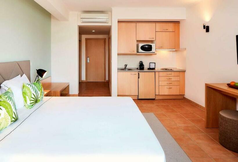 Студио Стандарт с Террасой, NH Marina Portimao Resort