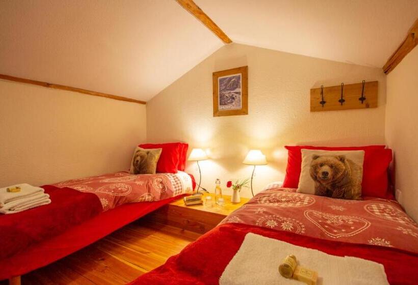 اتاق ساده سه‌ نفره, Chalet Coeur Des Brévières By Chalet Chardons