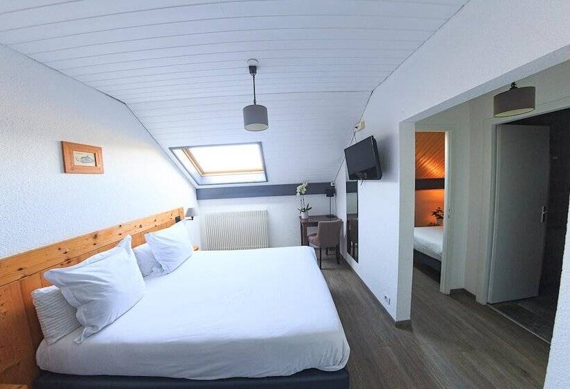 Номер Стандарт Трехместный, Logis Hôtel Annecy Nord / Argonay