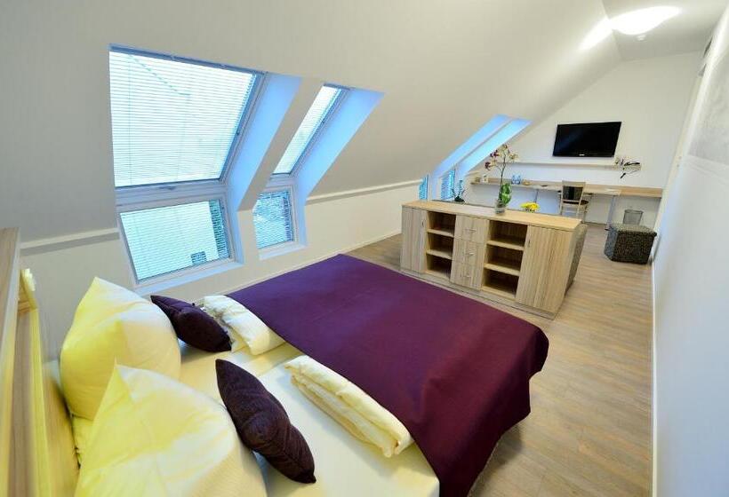 Люкс, Flair Hotel Reuner