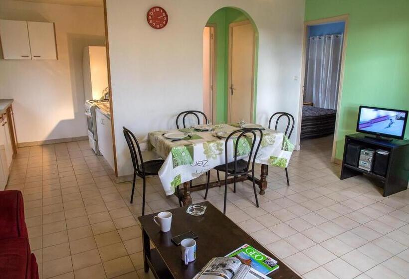 Дом 1 Спальня, Hôtel Les Persèdes
