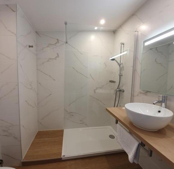Номер Стандарт Индивидуальный, Logis Clermotel   Hôtel & Restaurant