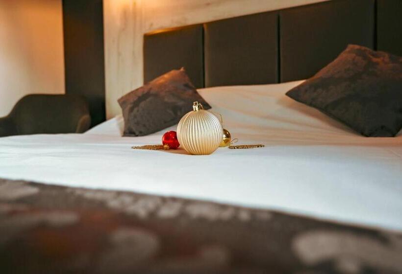 Семейный Номер, Logis Clermotel   Hôtel & Restaurant