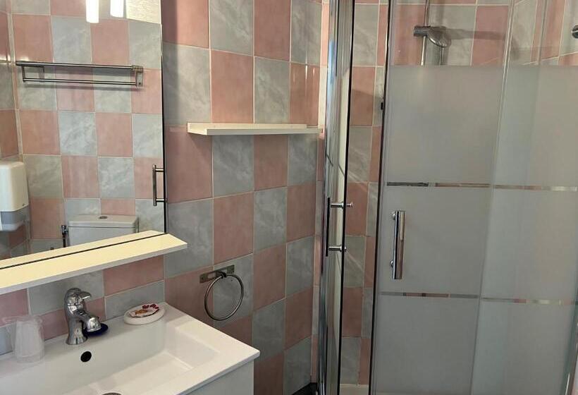 Номер Стандарт, Logis Hôtel Des Causses