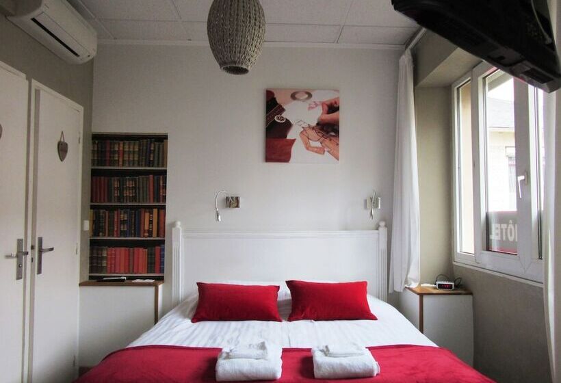 Трехместный Номер Комфорт, Logis Hôtel Des Causses