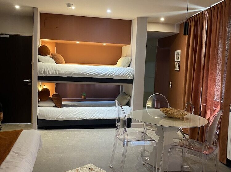 Номер Клуб, Logis Hôtel Le Glacier
